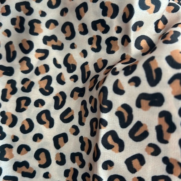 Frazier Sterling | Leopard & Geo Pattered Scarfs - Picture 4 of 5